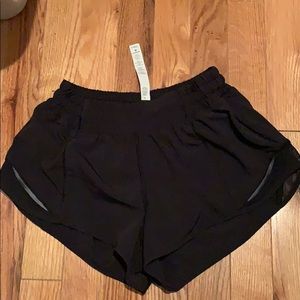 Hotty Hot Short II Lululemon